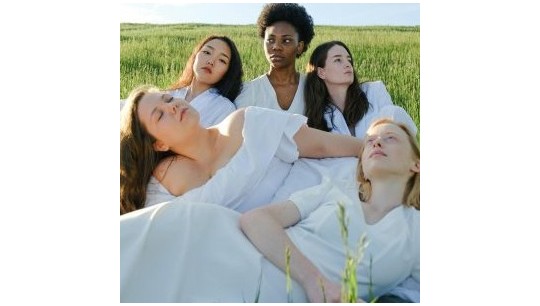 Comment la lingerie invisible accompagne la femme au quotidien ?